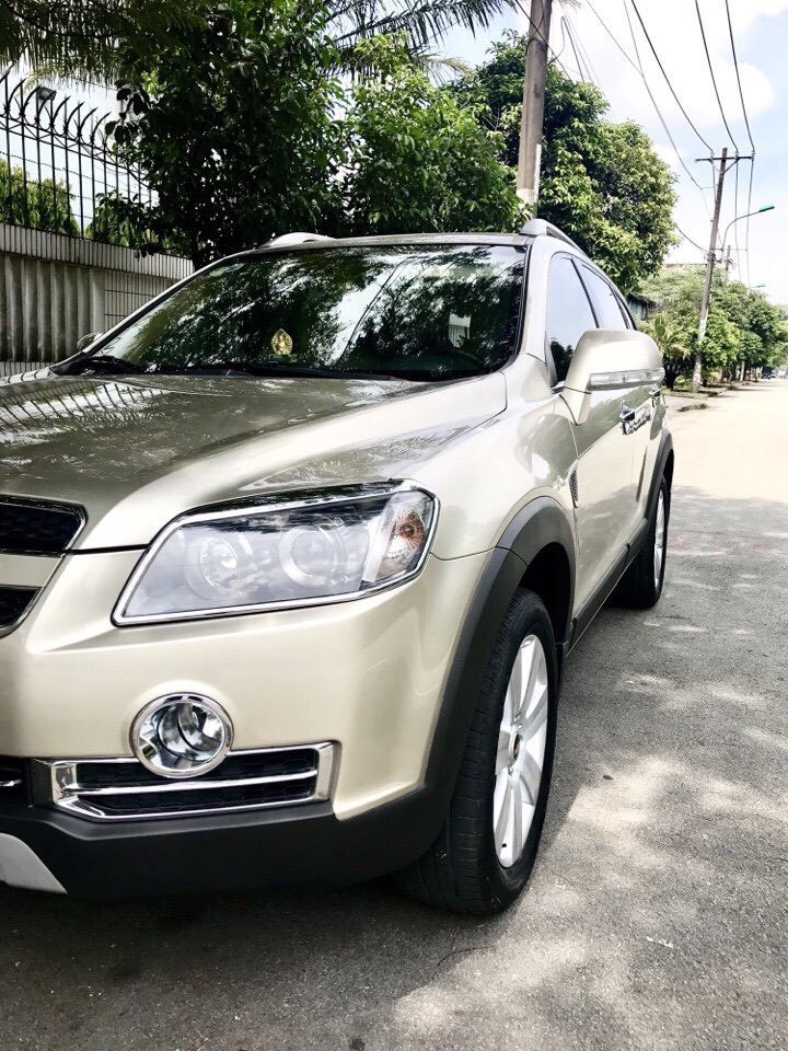 Chevrolet Captiva LTZ  2009 - Cần bán xe Chevrolet Captiva LTZ máy dầu, hàng hiếm sản xuất năm 2009, màu vàng