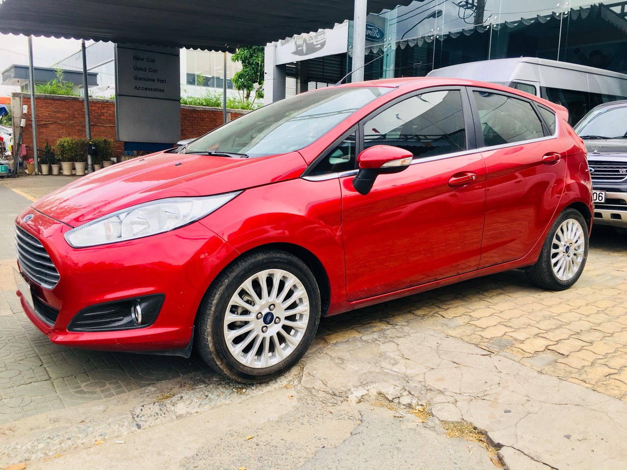 Ford Fiesta Sport 2014 - Bán Ford Fiesta Sport đời 2014, màu đỏ, hỗ trợ vay 75%