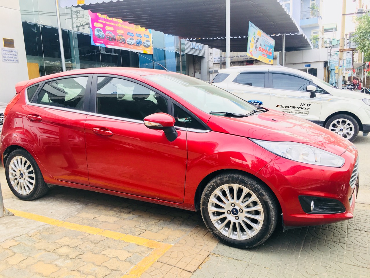 Ford Fiesta Sport 2014 - Bán Ford Fiesta Sport đời 2014, màu đỏ, hỗ trợ vay 75%