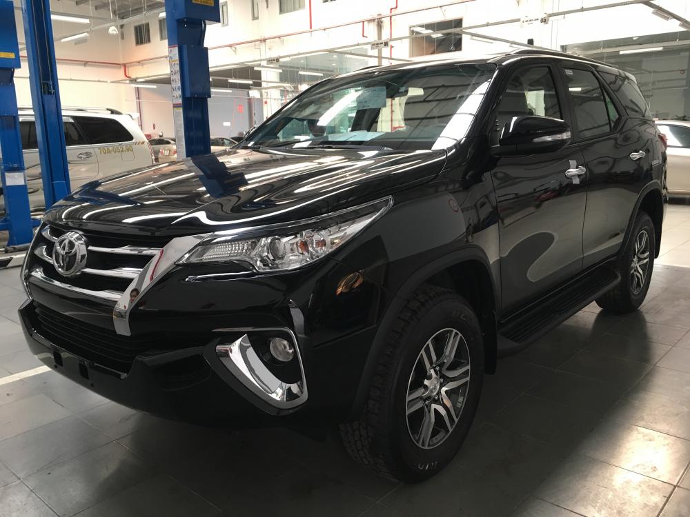 Toyota Fortuner 2019 - Sắm Fortuner nhận ưu đãi khủng tháng 9 giá sập sàn