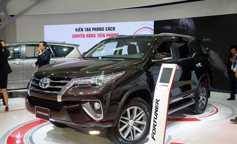 Toyota Fortuner 2019 - Sắm Fortuner nhận ưu đãi khủng tháng 9 giá sập sàn