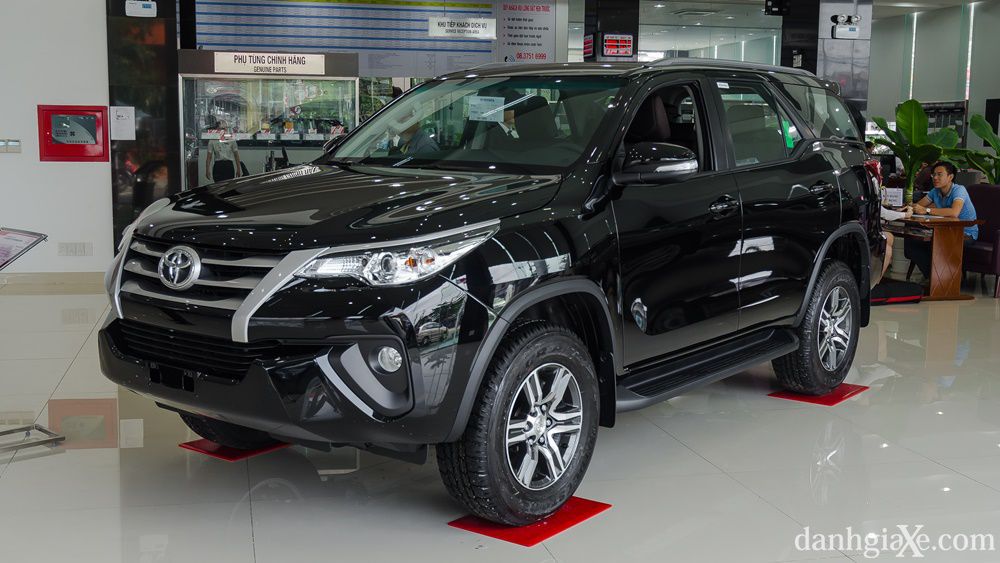 Toyota Fortuner 2019 - Sắm Fortuner nhận ưu đãi khủng tháng 9 giá sập sàn