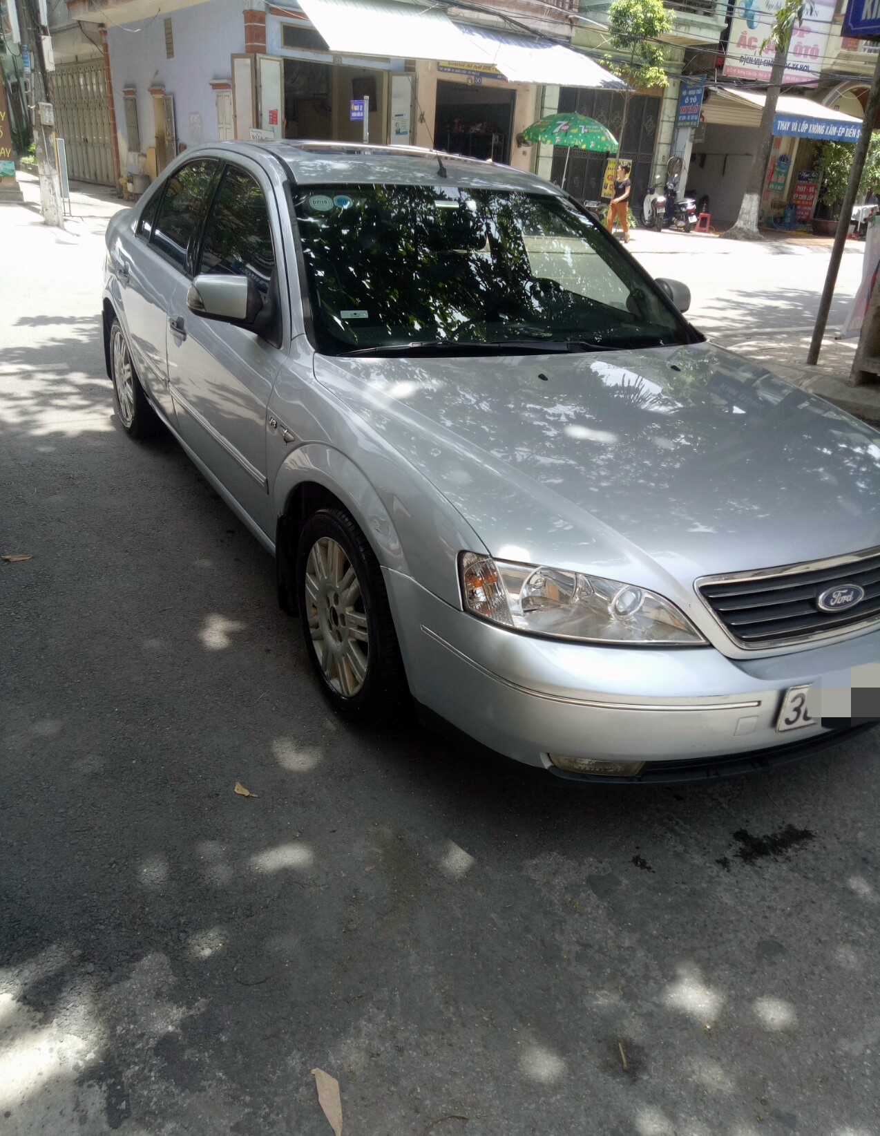 Ford Mondeo V6 2.5 2004 - Xe Ford Mondeo V6 2.5 2004, màu bạc