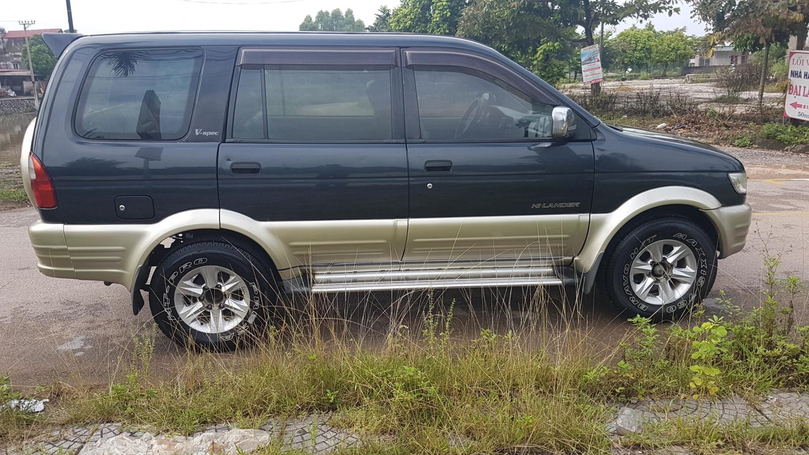 Isuzu Hi lander 2004 - Bán ô tô Isuzu Hi Lander xe gia đình đang đi đăng ký lần đầu 2004, màu đen 175 triệu đồng