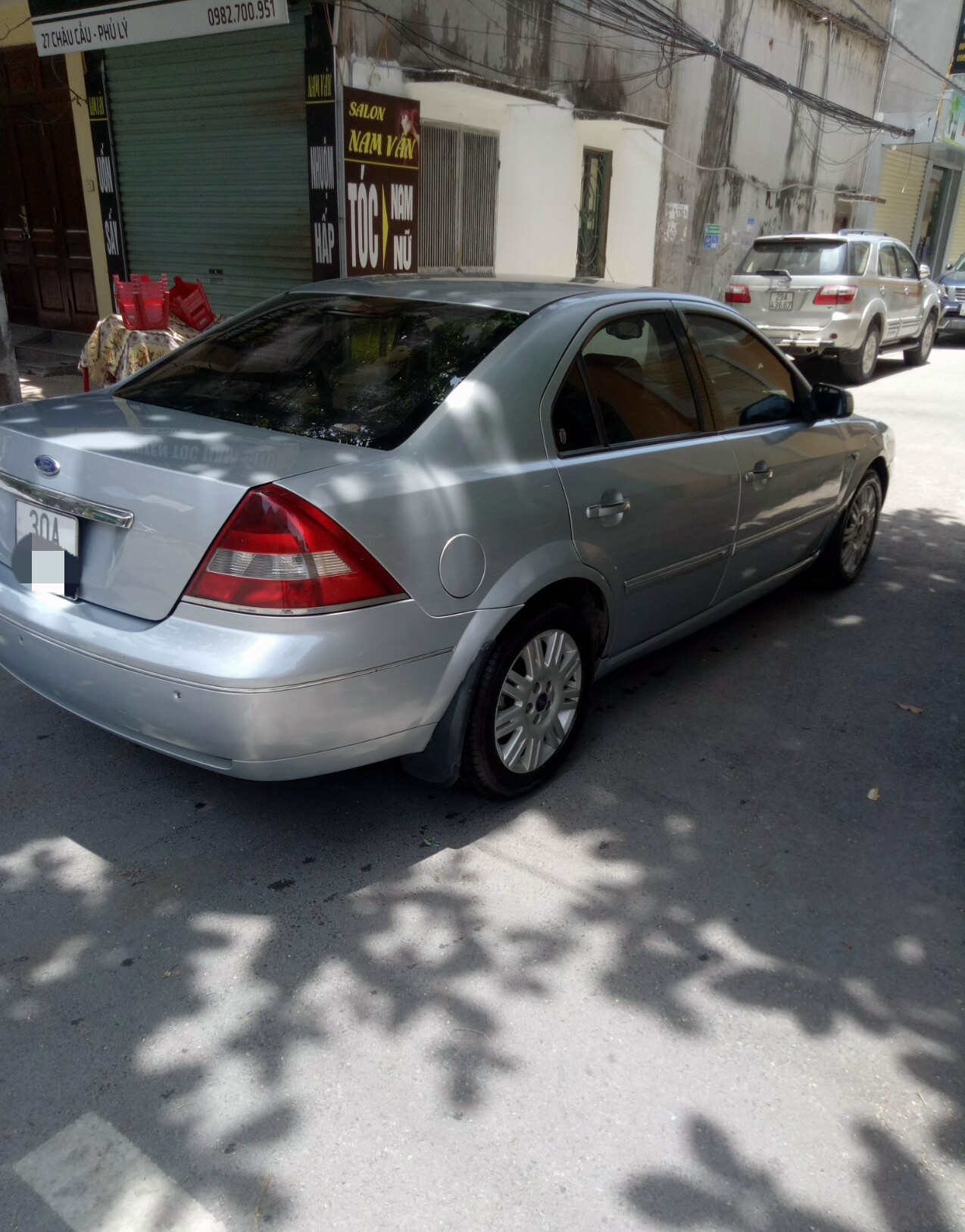 Ford Mondeo V6 2.5 2004 - Xe Ford Mondeo V6 2.5 2004, màu bạc