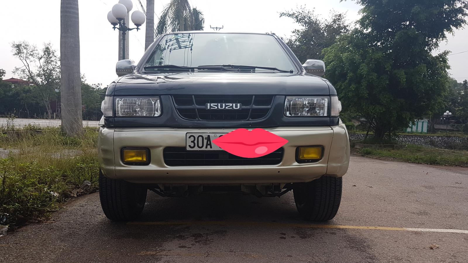 Isuzu Hi lander 2004 - Bán ô tô Isuzu Hi Lander xe gia đình đang đi đăng ký lần đầu 2004, màu đen 175 triệu đồng