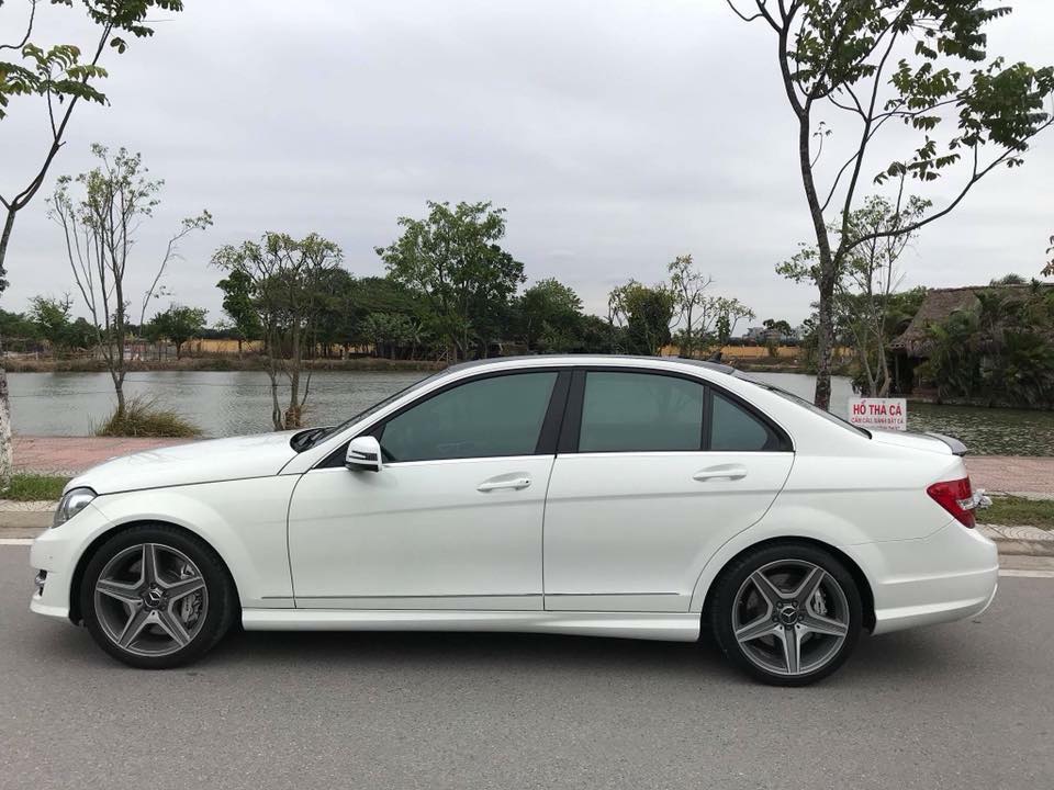 Mercedes-Benz C300 AMG 2013 - Bán xe Mercedes C300 AMG đời 2013, màu trắng, xe nhập, 476tr