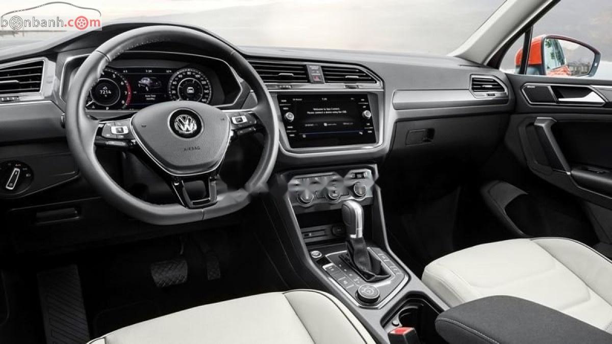 Volkswagen Tiguan Allspace 2018 - Bán Volkswagen Tiguan Allspace sản xuất năm 2018, màu đỏ, nhập khẩu