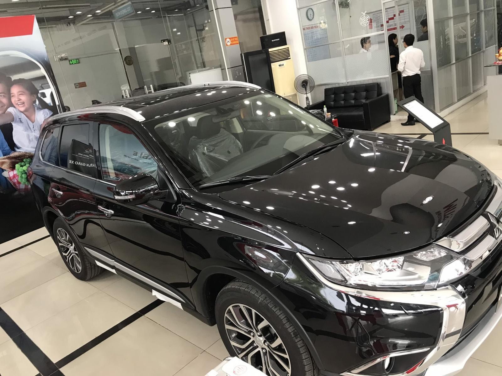 Mitsubishi Outlander Sport 2019 - Bán Mitsubishi Outlander 2.0 Premium sản xuất 2019