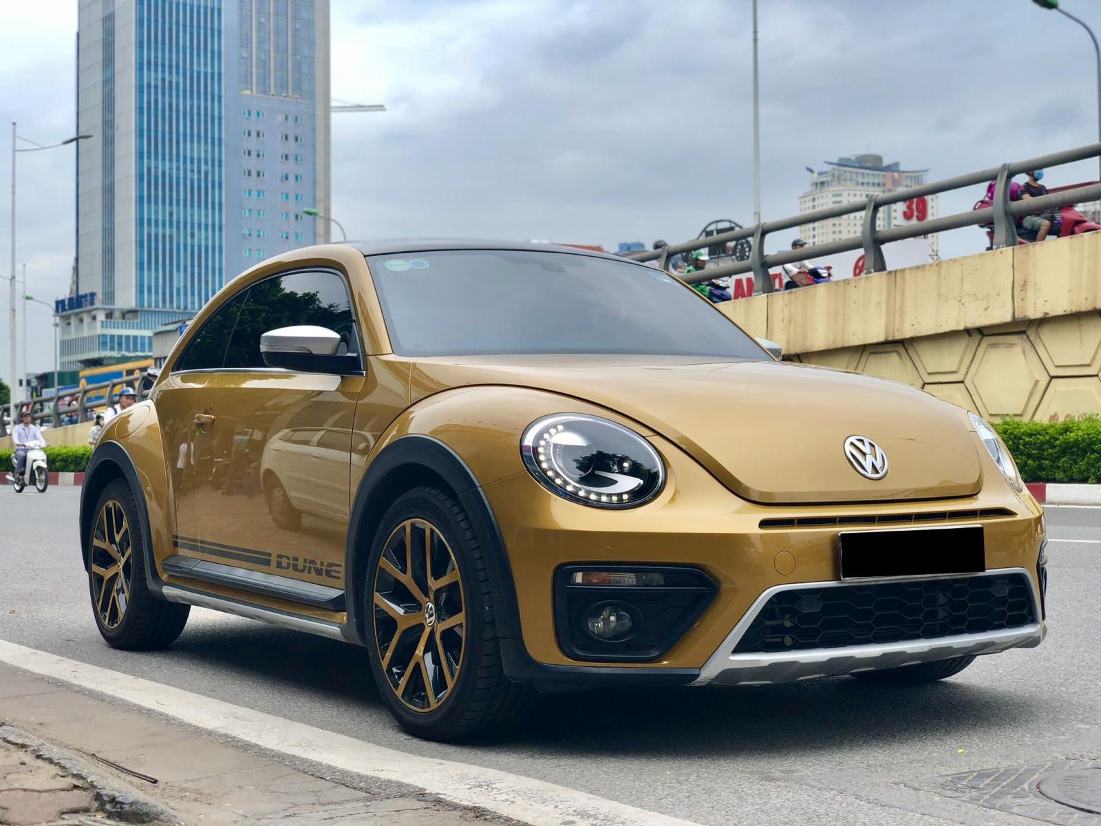 Volkswagen Beetle 2017 - Bán Volkswagen Beetle Dune sản xuất 2017, odo 9.000 miles