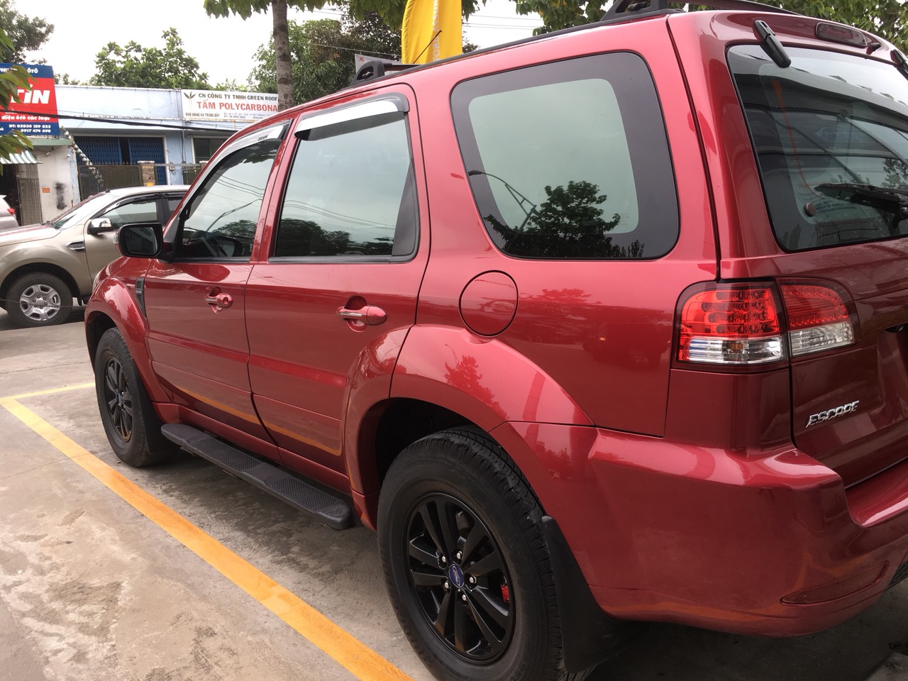 Ford Escape 2010 - Bán Ford Escape 2.3L 5 chỗ đời 2010, màu đỏ ruby