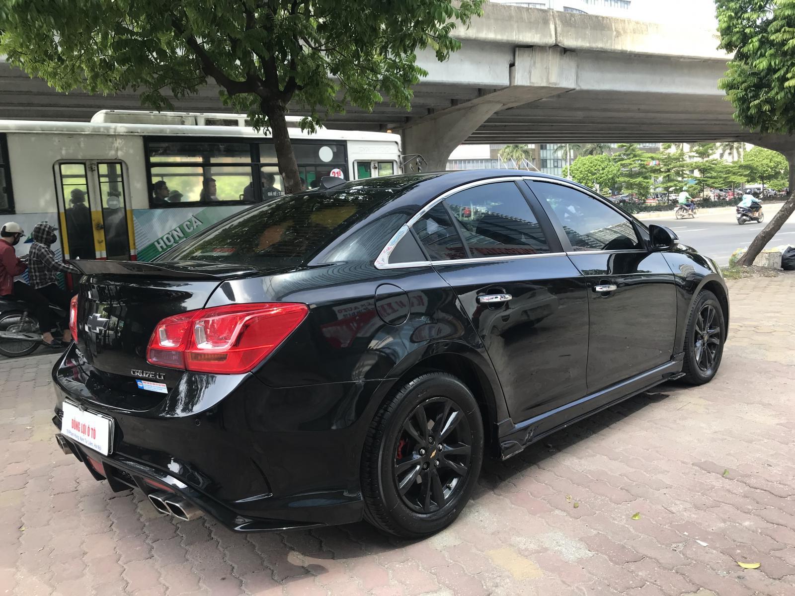 Chevrolet Cruze 2015 - Cần bán Chevrolet Cruze LT đời 2016, màu đen