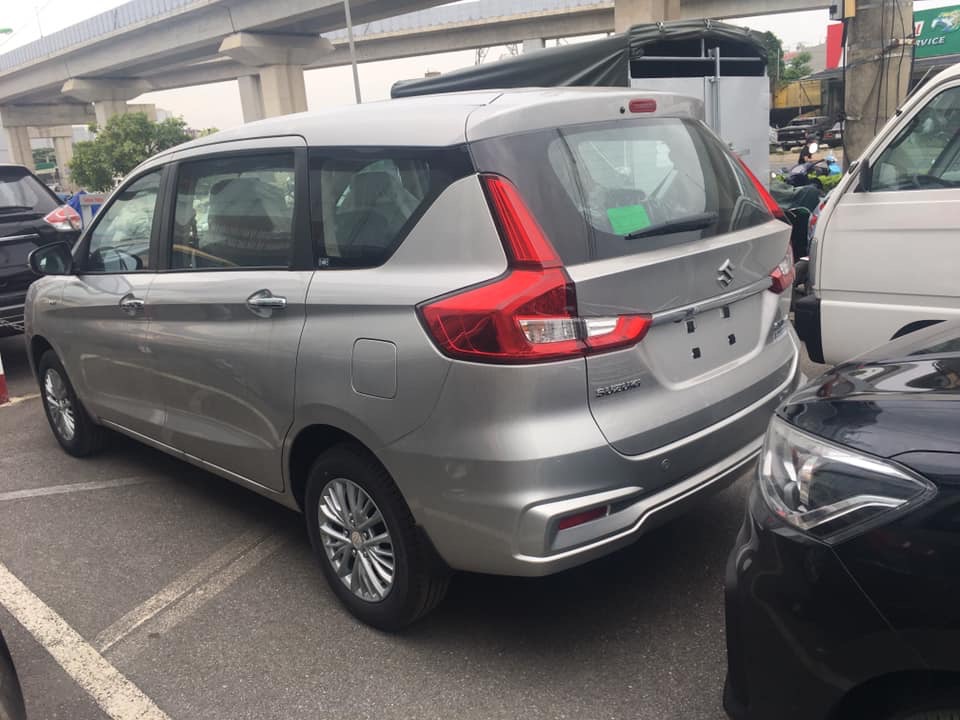 Suzuki Ertiga 2019 - Cần bán xe Suzuki Ertiga AT đời 2019, màu bạc, nhập khẩu, 545tr