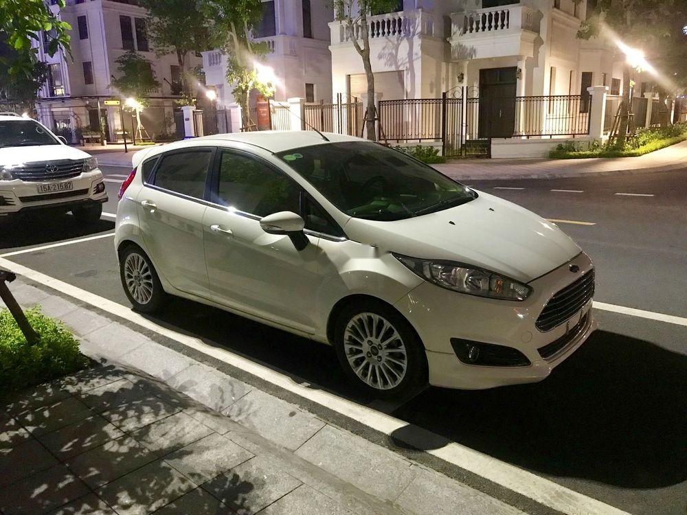 Ford Fiesta 2014 - Chính chủ bán lại xe Ford Fiesta 2014, màu trắng, bản Ecoboost