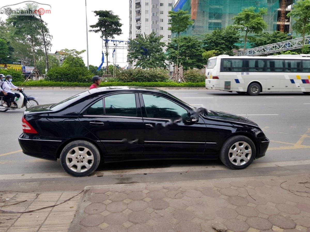 Mercedes-Benz C class C180 2004 - Cần bán Mercedes C180 năm sản xuất 2004, màu đen