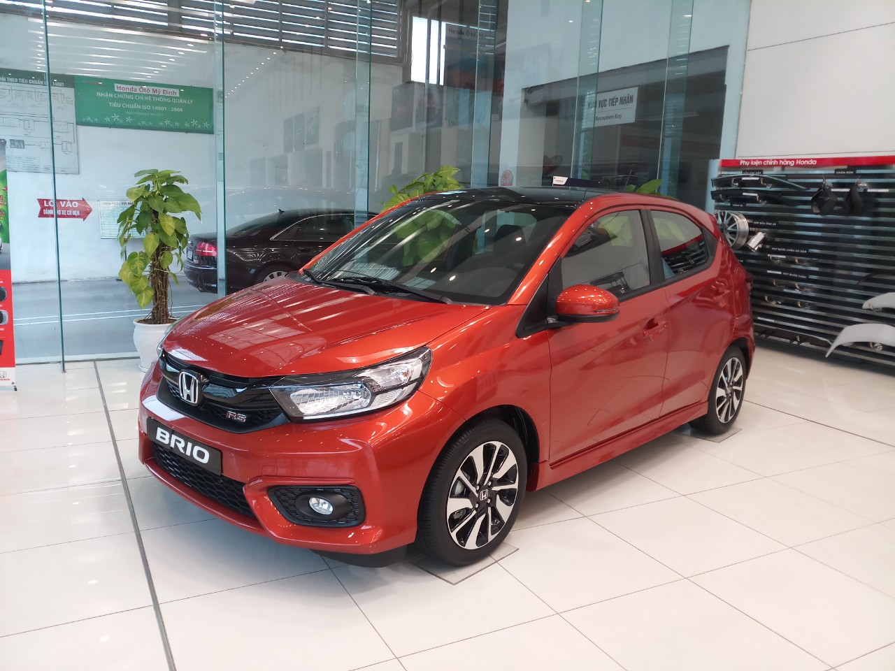 Honda Brio OP1 2019 - Honda Mỹ Đình bán Honda Brio OP1 màu cam nóc đen năm 2019 nhập khẩu, giá tốt. LH: 0964 0999 26 