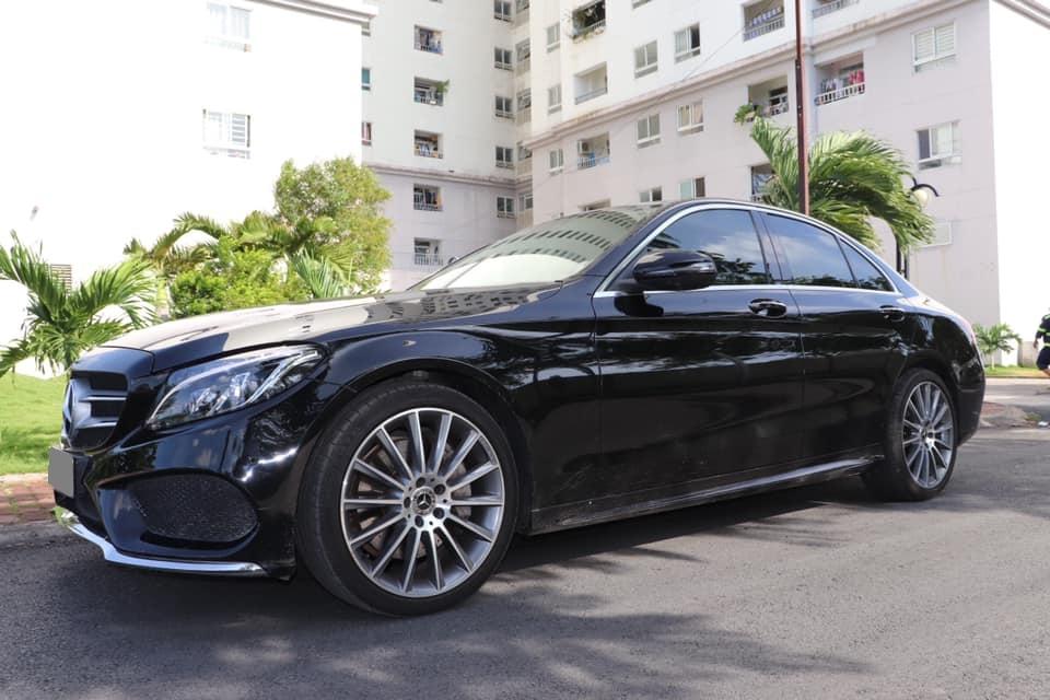 Mercedes-Benz C300 AMG 2018 - Xe Mercedes C300 AMG đời 2018, màu đen, nhập khẩu