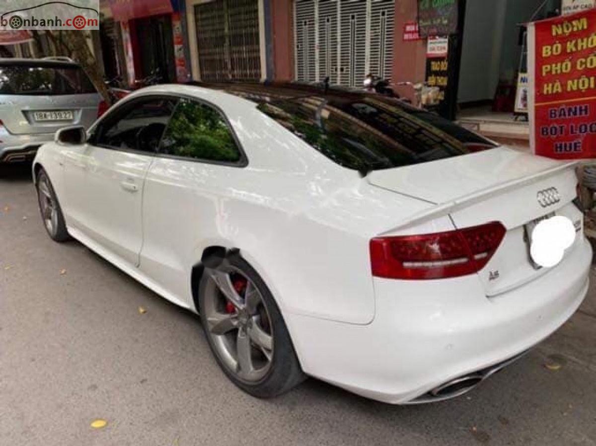 Audi A5 2011 - Cần bán lại xe Audi A5 đời 2011, màu trắng, nhập khẩu nguyên chiếc, 789tr