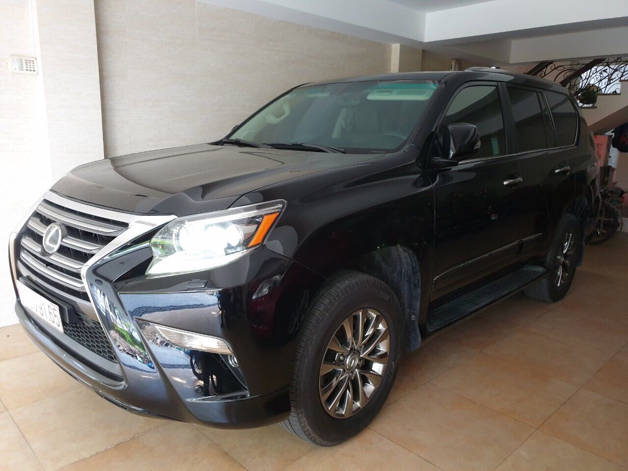 Lexus GX 2013 - Cần bán Lexus GX năm 2013, màu đen, mới 95%