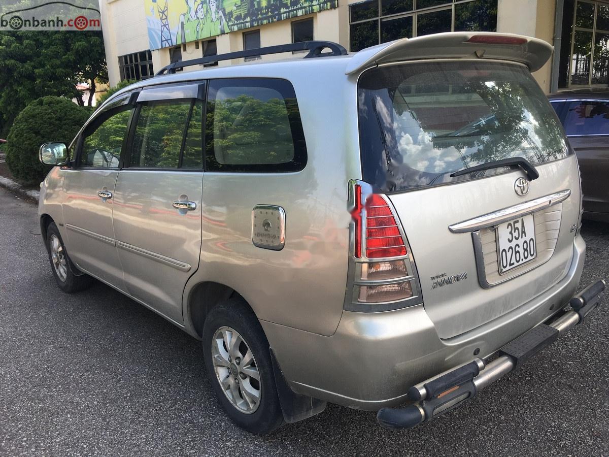 Toyota Innova G 2008 - Bán ô tô Toyota Innova G năm 2008, màu bạc số sàn