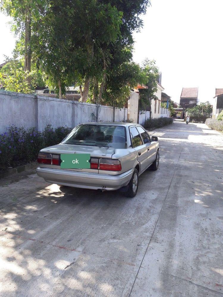 Toyota Corona   1990 - Bán Toyota Corona sản xuất năm 1990, màu bạc, nhập khẩu