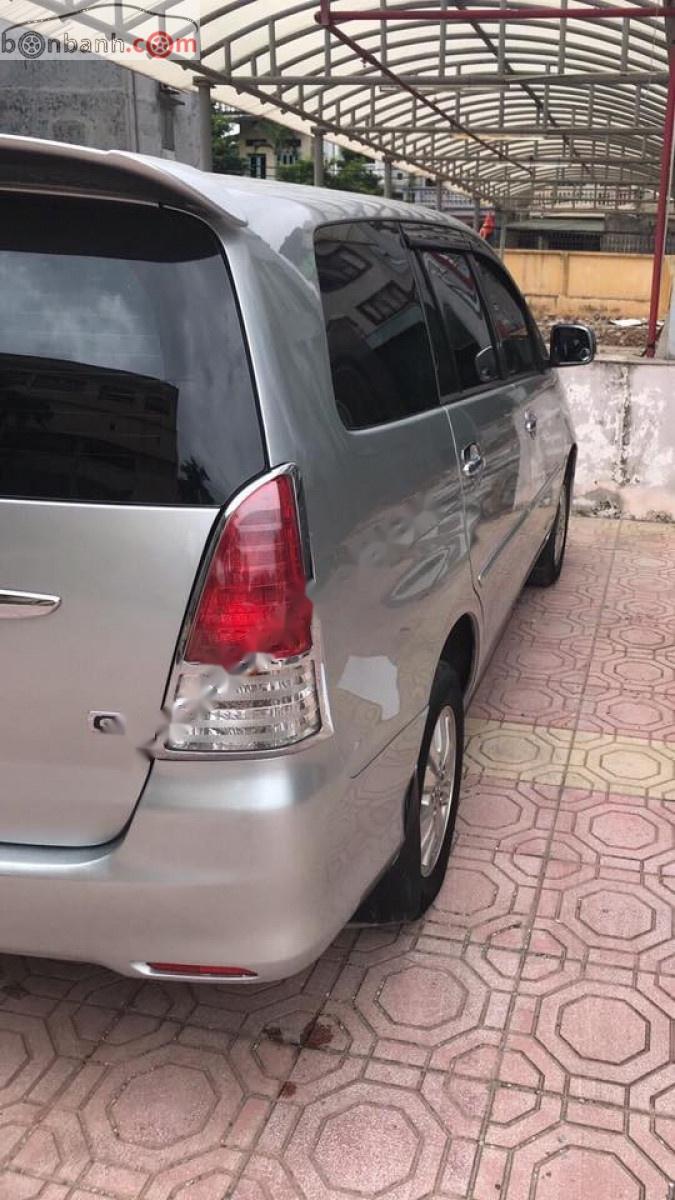 Toyota Innova G 2011 - Bán xe Toyota Innova G đời 2011, màu bạc chính chủ, giá chỉ 380 triệu