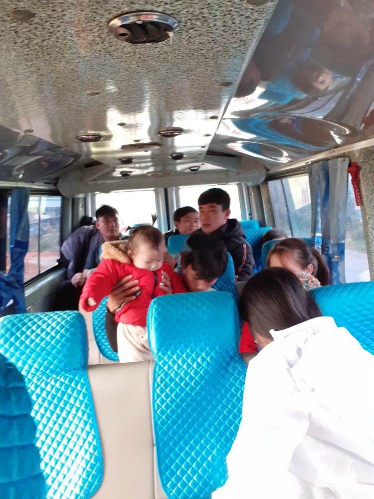 Mercedes-Benz Sprinter   2006 - Bán Mercedes Sprinter sản xuất 2006, màu bạc