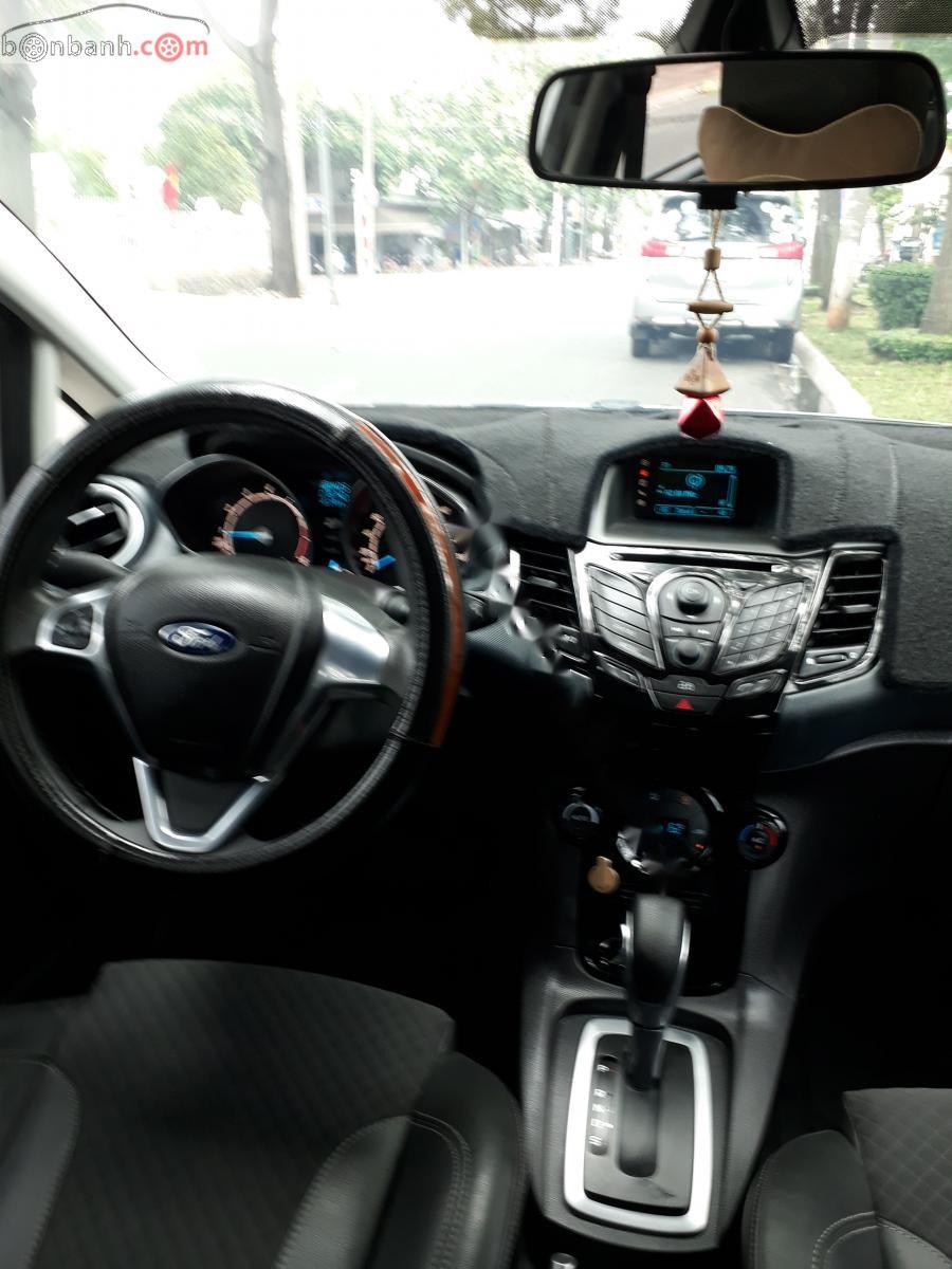 Ford Fiesta 2014 - Cần bán gấp Ford Fiesta năm 2014, màu bạc, 382 triệu