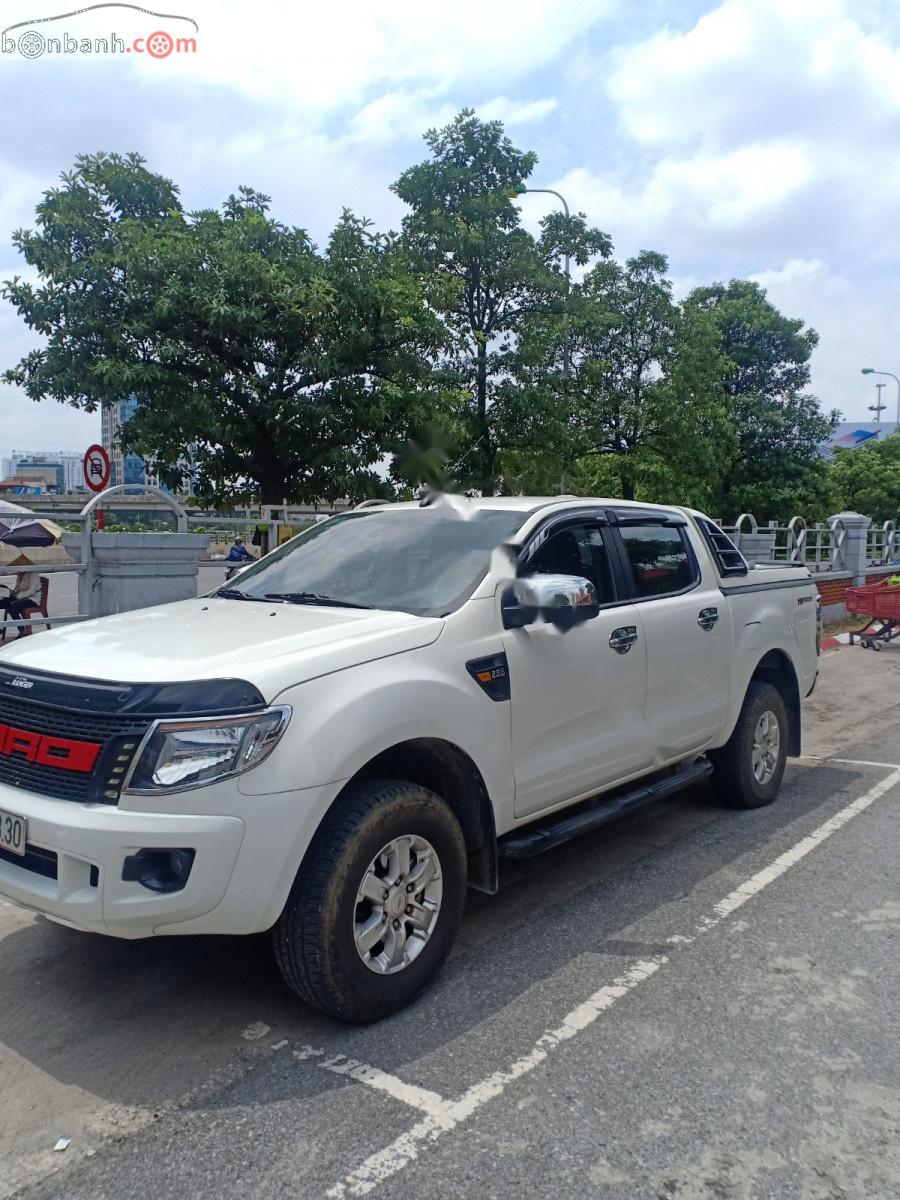 Ford Ranger 2013 - Cần bán gấp Ford Ranger đời 2013, màu trắng, nhập khẩu chính chủ, giá cạnh tranh