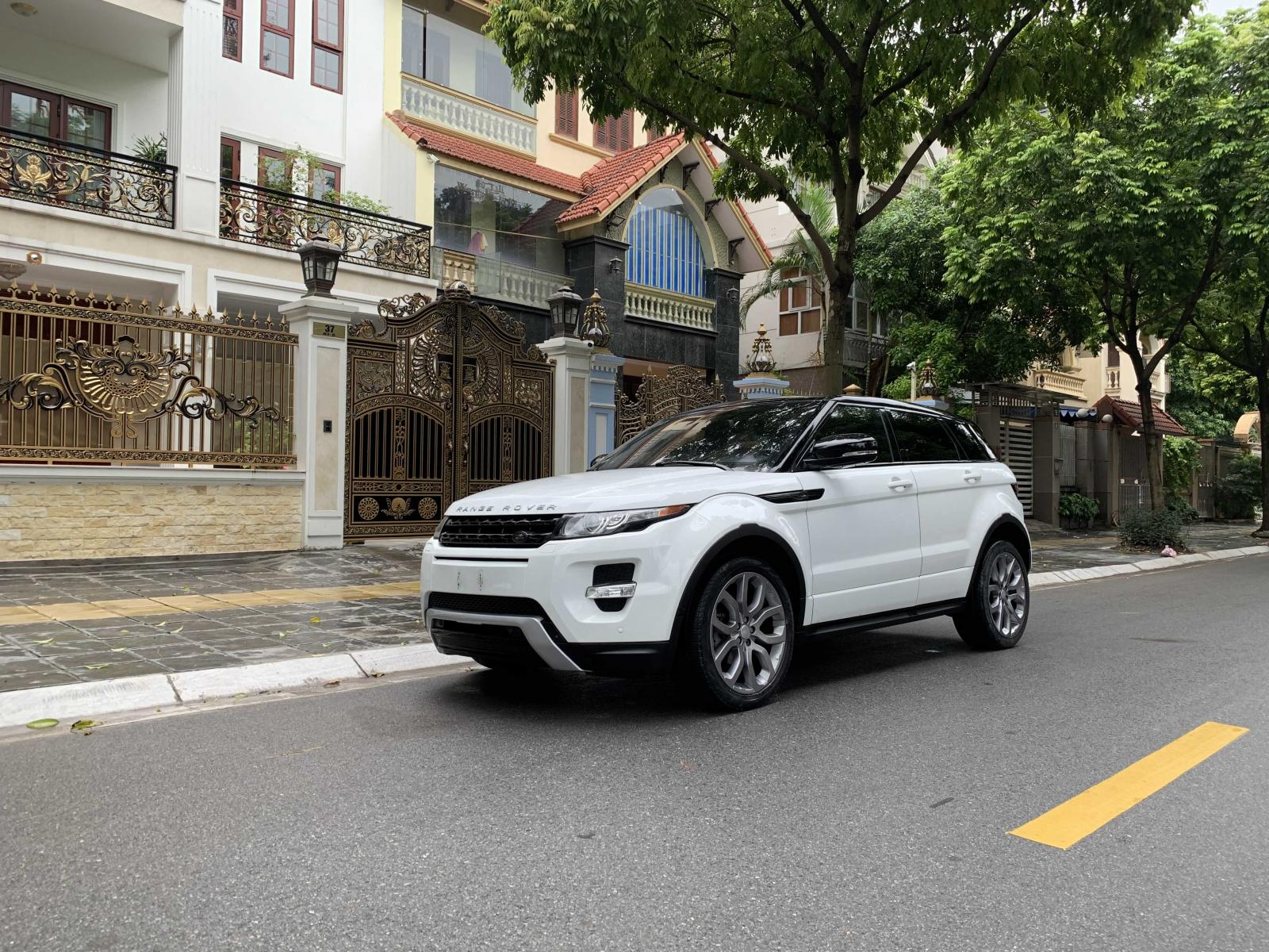 LandRover Evoque 2012 - Bán LandRover Evoque đăng ký 2012, màu trắng, xe nhập, giá tốt 1 tỷ 380 triệu đồng