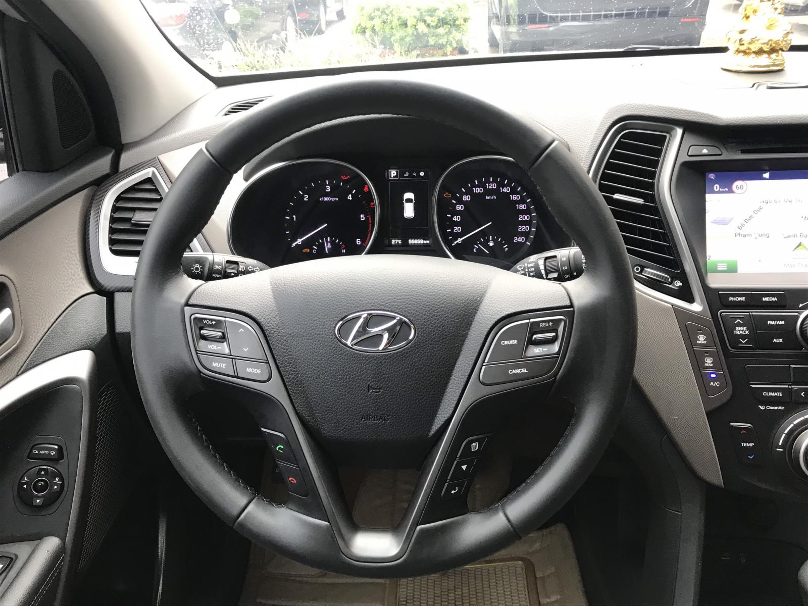 Hyundai Santa Fe 2.2AT 2016 - Bán Hyundai Santa Fe 2.2AT đời 2016, màu bạc, giá 915tr