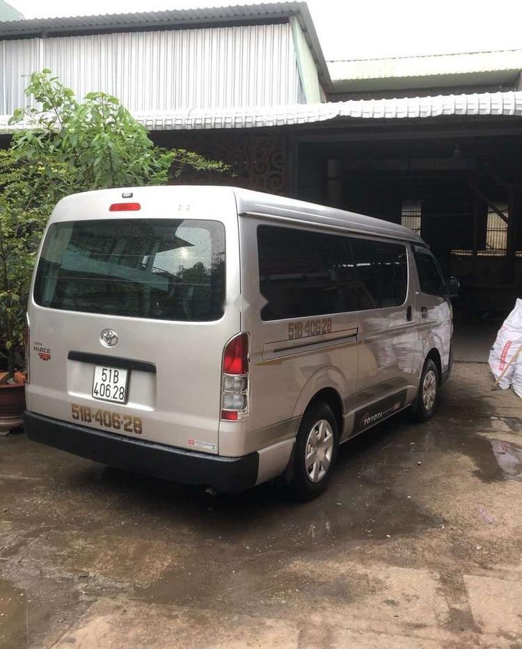 Toyota Hiace     2005 - Bán Toyota Hiace sản xuất năm 2005, xe nhập