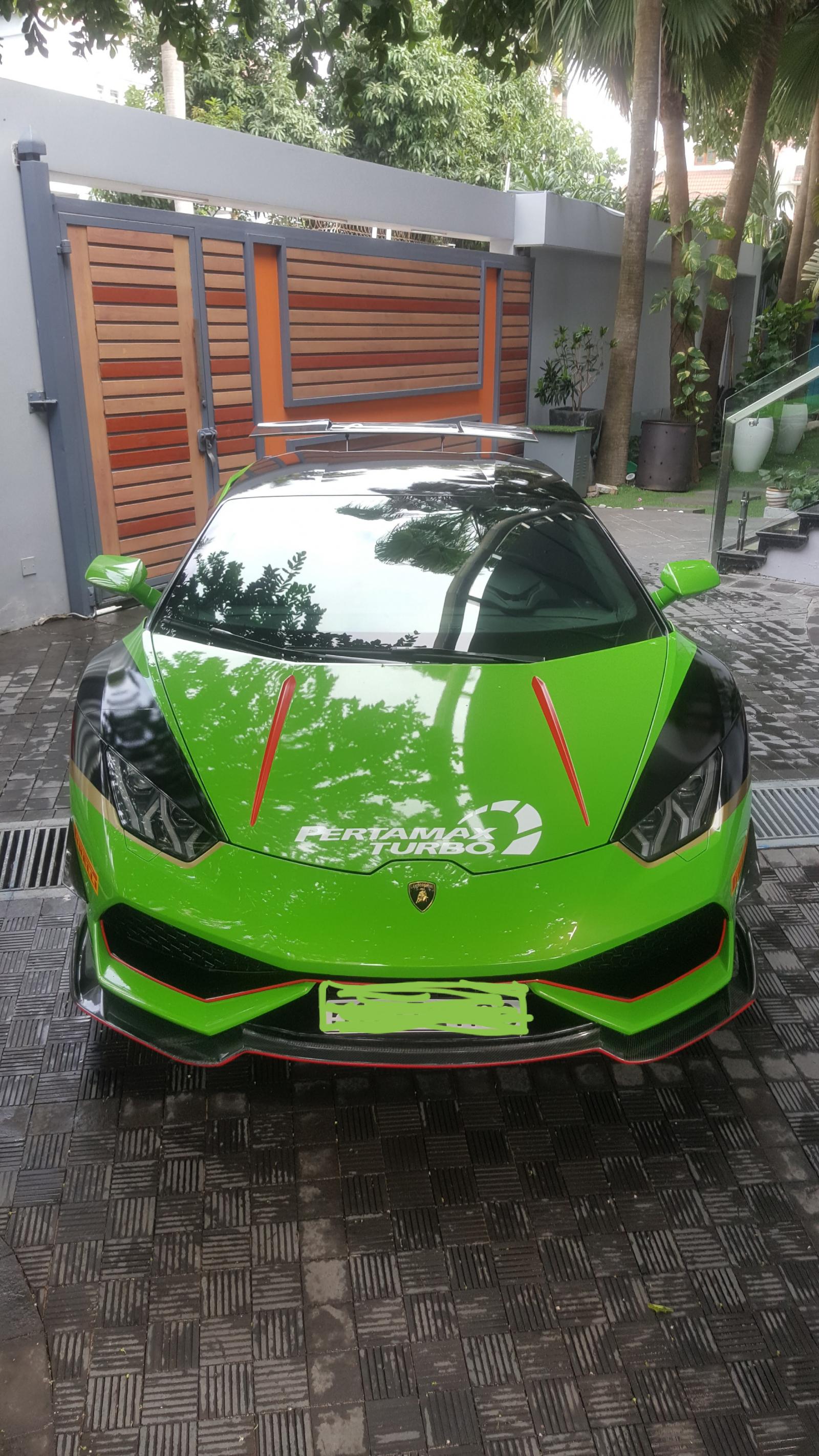 Lamborghini Huracan 2014 - Bán Lamborghini Huracan đời 2014, màu xanh lục nhập khẩu nguyên chiếc, giá tốt 12 tỷ 700 triệu đồng