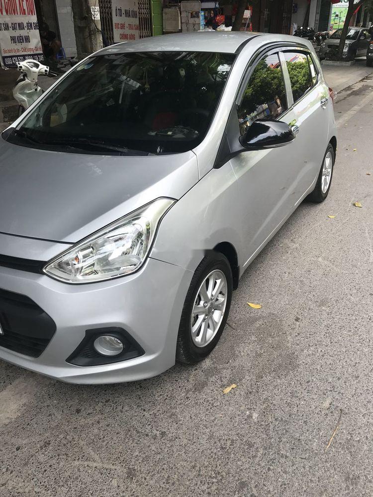 Hyundai Grand i10    2017 - Bán ô tô Hyundai Grand i10 đời 2017, màu bạc, nhập khẩu nguyên chiếc xe gia đình