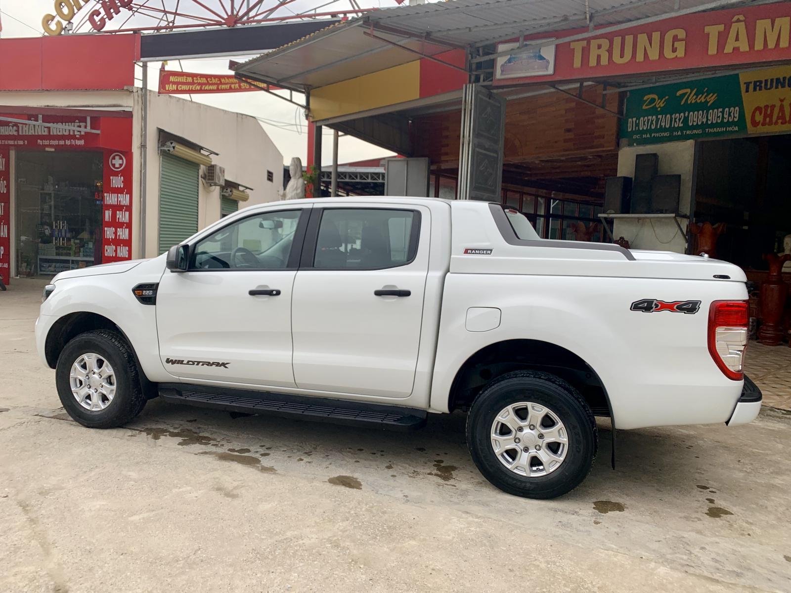 Ford Ranger 2016 - Bán Ford Ranger XLS 2.2AT sản xuất năm 2016, màu trắng, nhập khẩu nguyên chiếc