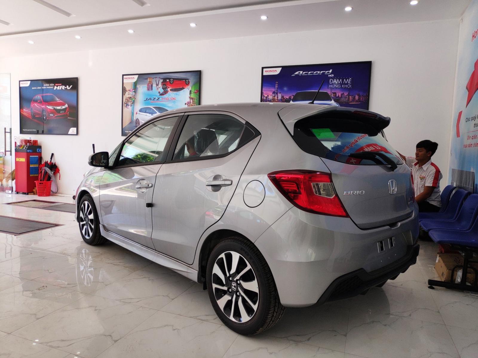 Honda Brio 2019 - Bán Honda Brio 2019 màu bạc, số tự động, sẵn hàng giao ngay, hỗ trợ trả góp, liên hệ 0931373377