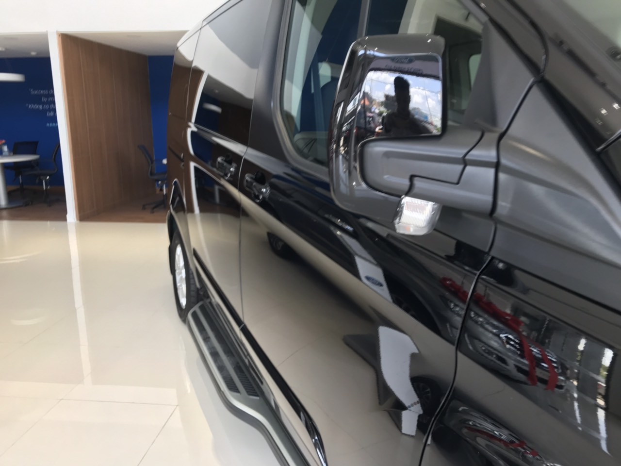 Ford Tourneo 2019 - Xe MPV phong cách siêu sang vừa mới ra mắt, Ford Tourneo ưu đãi mạnh trong tháng 9