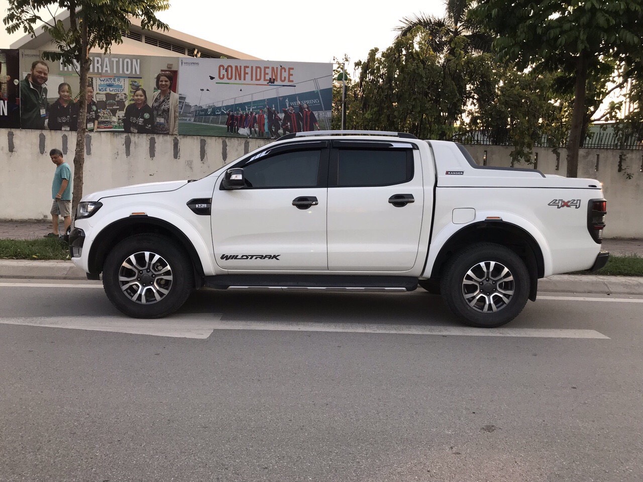 Ford Ranger Wiltrak 3.2 AT  2016 - Cần bán Ford Ranger Wiltrak 3.2 AT đời 2016, xe cực đẹp