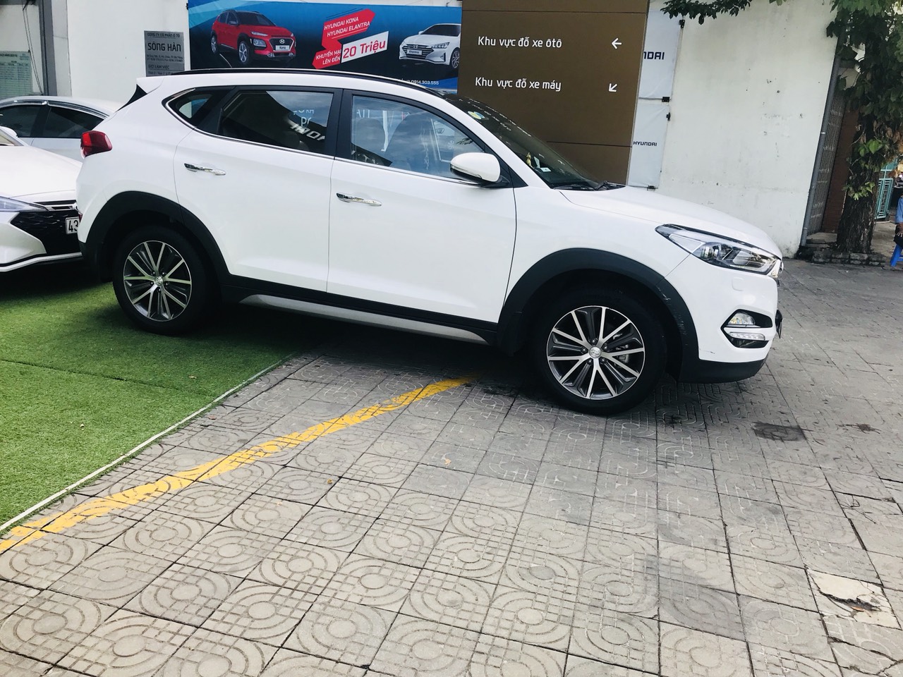 Hyundai Tucson 2019 - Hot - Xe siêu đẹp, giá rẻ, tiết kiệm, chỉ với 250 triệu, giao xe ngay với Hyundai Tucson, hotline: 0974 064 605