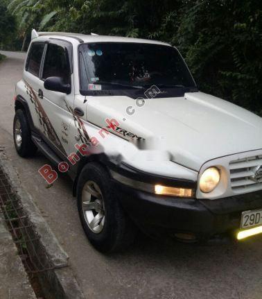 Ssangyong Korando 2004 - Cần bán lại xe Ssangyong Korando sản xuất năm 2004, màu trắng số sàn, 165tr