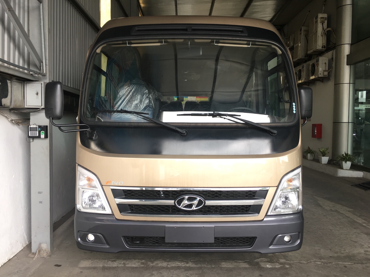 Hyundai County Limousine  2019 - Xe khách Hyundai County Limousine thân dài nhập khẩu 29 chỗ
