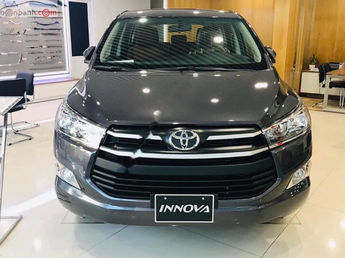 Toyota Innova 2019 - Bán Toyota Innova năm sản xuất 2019, màu xám