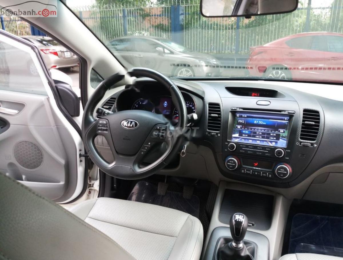 Kia K3 2013 - Bán xe Kia K3 năm 2013, màu trắng, giá 415tr