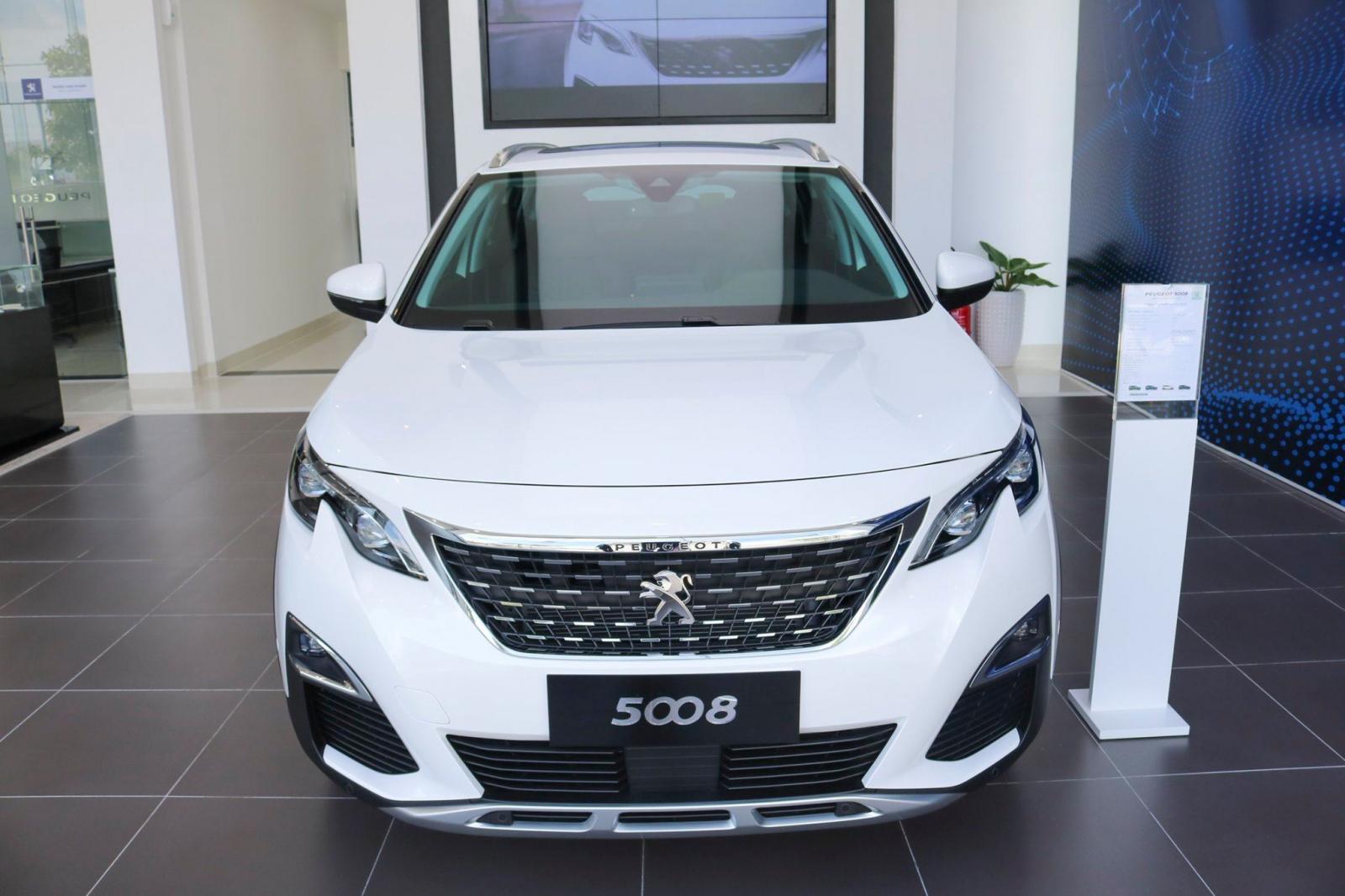 Peugeot 5008 1.6L Turbo 2019 - Xe SUV Peugeot 5008 7 chỗ, đủ màu, giao xe ngay