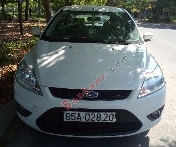 Ford Focus 2011 - Chính chủ bán Ford Focus 1.8 AT 2011, màu trắng