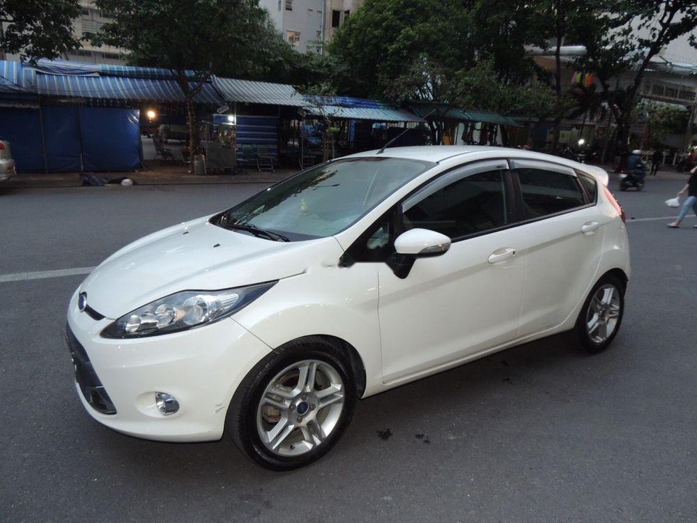 Ford Fiesta 2011 - Cần bán lại xe Ford Fiesta năm sản xuất 2011, màu trắng giá cạnh tranh