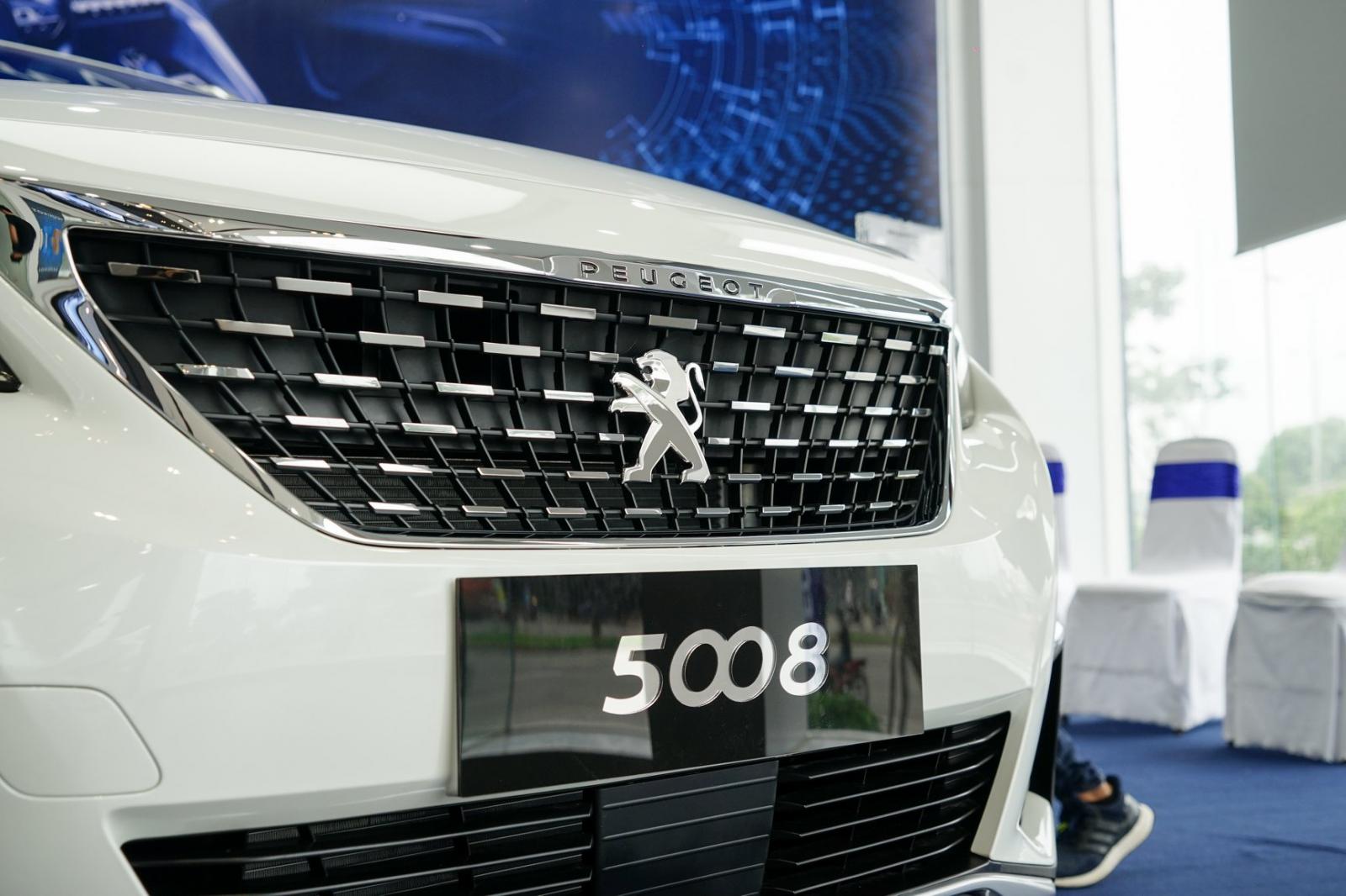 Peugeot 5008 1.6L Turbo 2019 - Xe SUV Peugeot 5008 7 chỗ, đủ màu, giao xe ngay