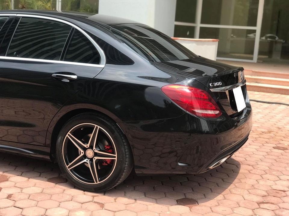 Mercedes-Benz C300 AMG 2015 - Cần bán xe Mercedes C300 AMG đời 2015, màu đen