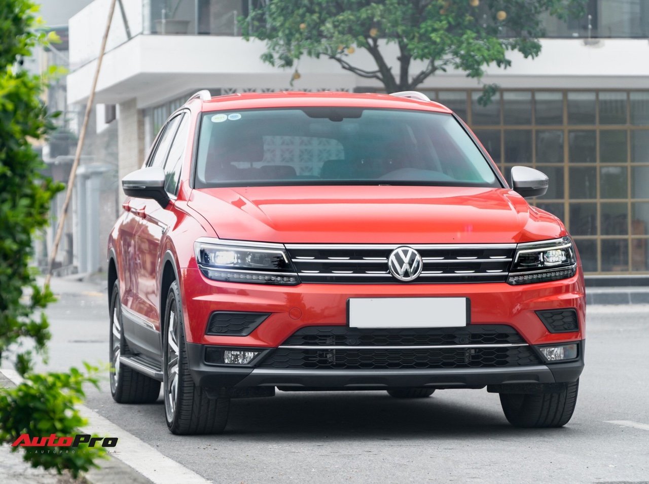 Volkswagen Tiguan 2018 - Bán Tiguan Allspace SUV 7 chỗ, xe nhập khẩu, thoải mái và tiện nghi nhất