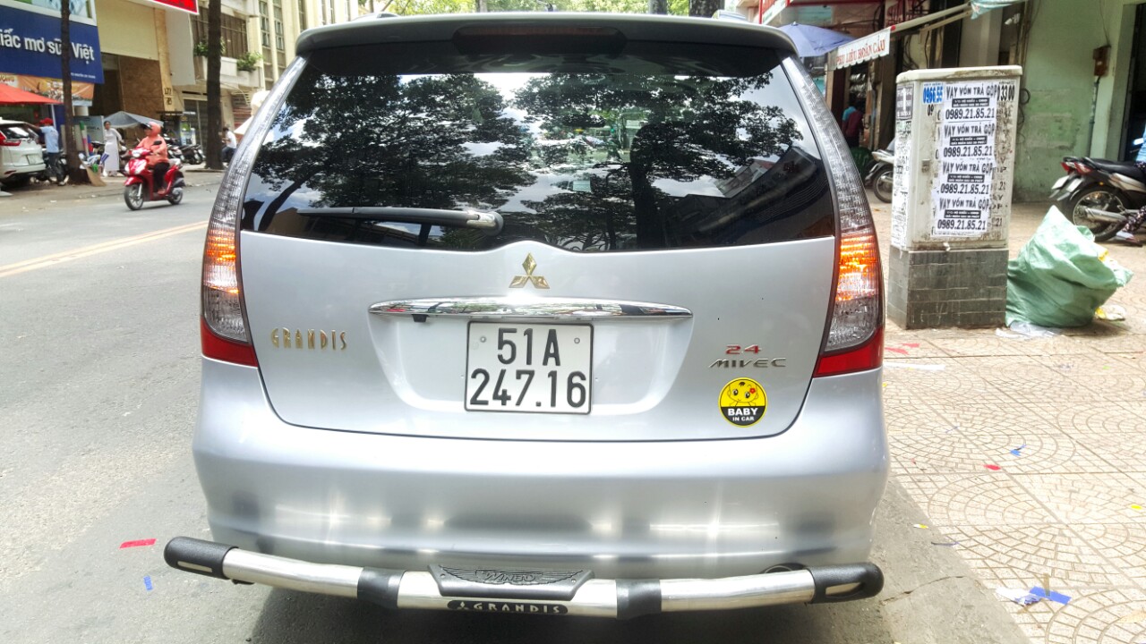 Mitsubishi Grandis 2008 - Bán Mitsubishi Grandis đời 2008, màu bạc. LH: 0917174050 - 0942892465 Thanh